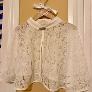Vintage Style Lace Bridal Cape with Brooch